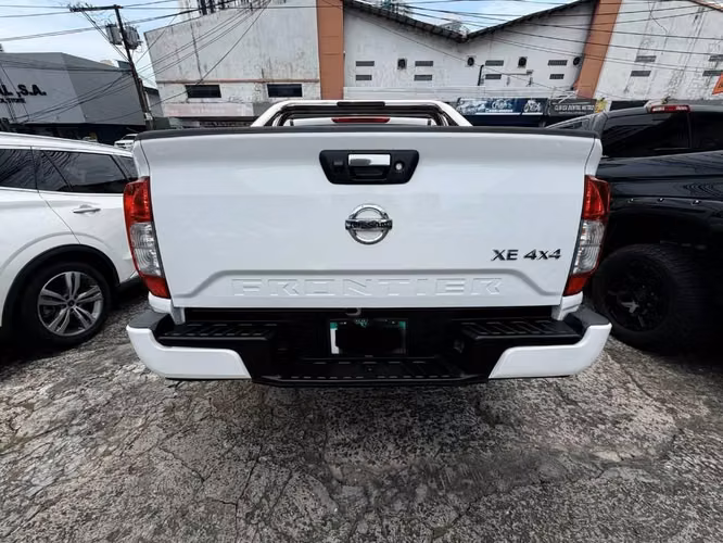NISSAN FRONTIER NP300 AÑO 2023 MANUAL 4X4 DIESEL DOBLE CABINA UNICO DUEÑO APLICA PARA FINANCIAMIENTO