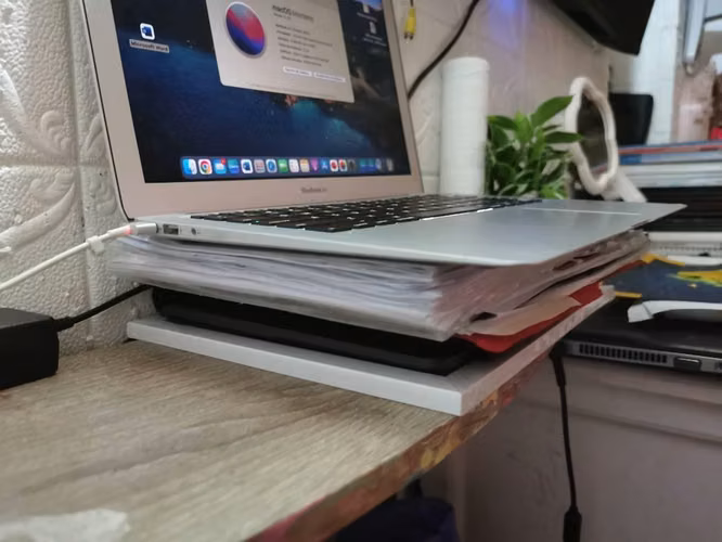 Laptop y celular - Imagen 4