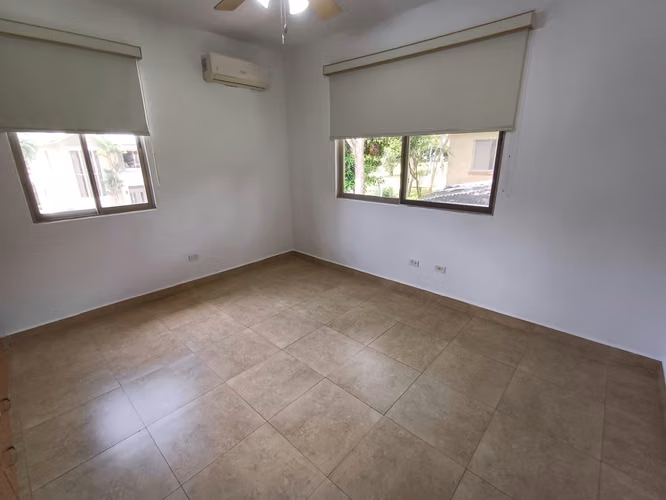 Casa Embassy Gardens 3 hab 3 ba cercano a Albrook, Clayton, Embassy Club - Imagen 13