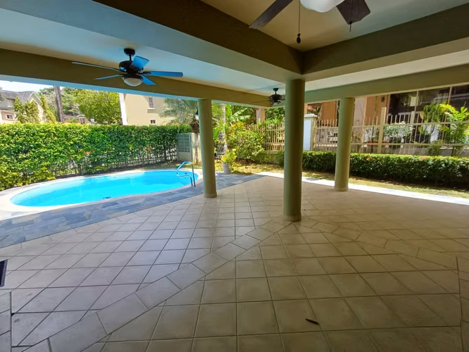 Casa Embassy Gardens 3 hab 3 ba cercano a Albrook, Clayton, Embassy Club - Imagen 4