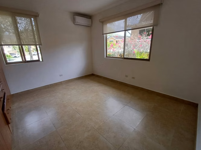 Casa Embassy Gardens 3 hab 3 ba cercano a Albrook, Clayton, Embassy Club - Imagen 7
