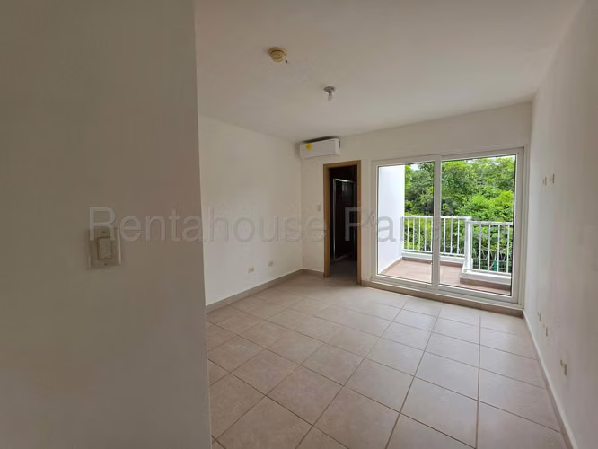 Se Vende Casa en Brisas Del Golf LA27-2018 - Imagen 8