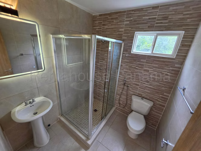 Se Vende Casa en Brisas Del Golf LA27-2018 - Imagen 14