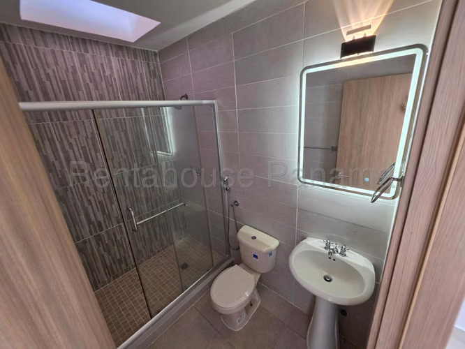 Se Vende Casa en Brisas Del Golf LA27-2018 - Imagen 18