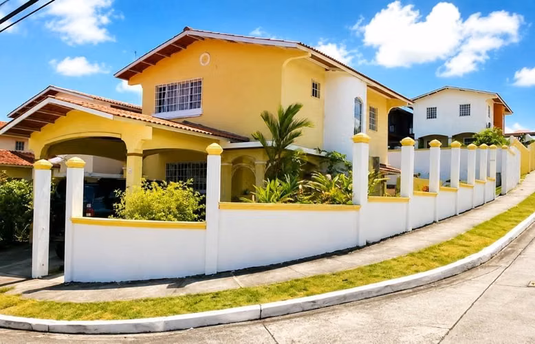  ¡SE ALQUILA HERMOSA CASA EN QUINTAS REALES!