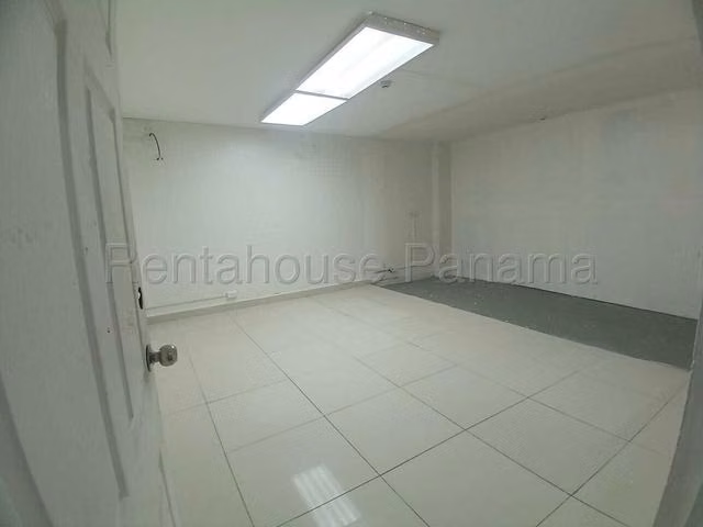 Alquiler de edificio con 1,567 m² en Betania 26PPM9126