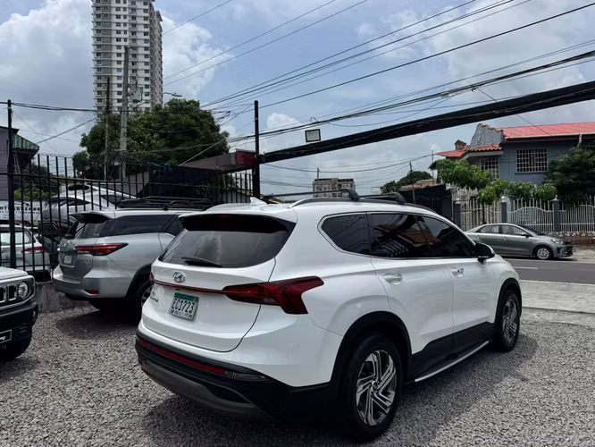 HYUNDAI SANTAFE 2022 IMPECABLE COMO NUEVO - Imagen 5
