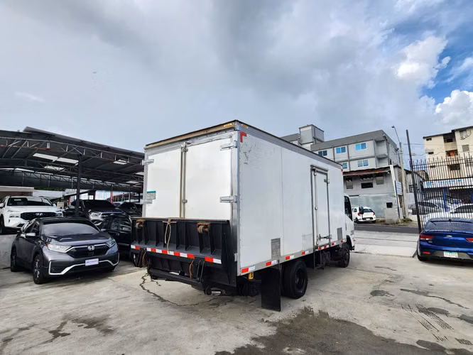 Isuzu NPR 2020 Camion - Imagen 5