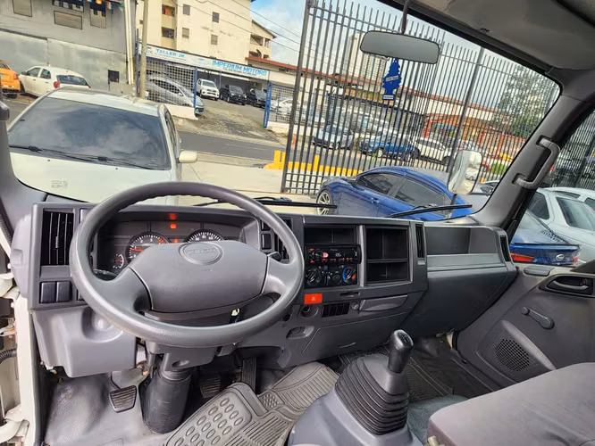 Isuzu NPR 2020 Camion - Imagen 11