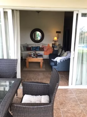 ¡OPORTUNIDAD ÚNICA! Casa 3R/2B, con Vista a las Montañas cerca de Coronado — $170,000 - Imagen 12