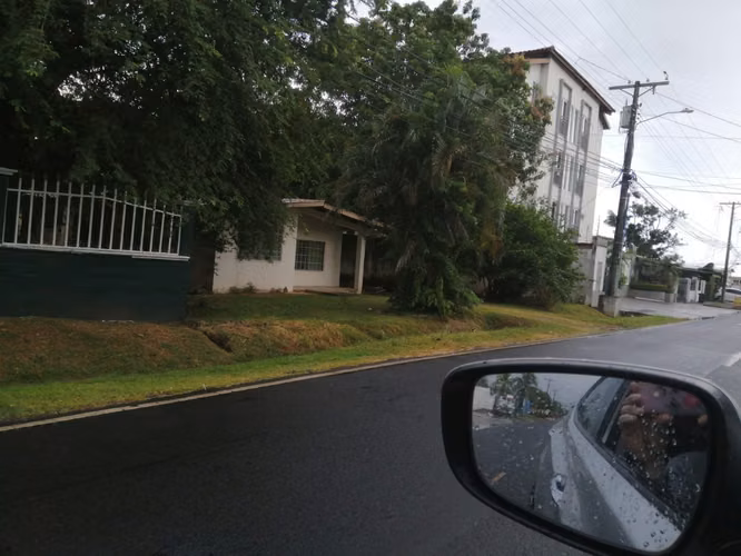 VENTA DE TERRENO EN LAS ACACIAS - Imagen 2