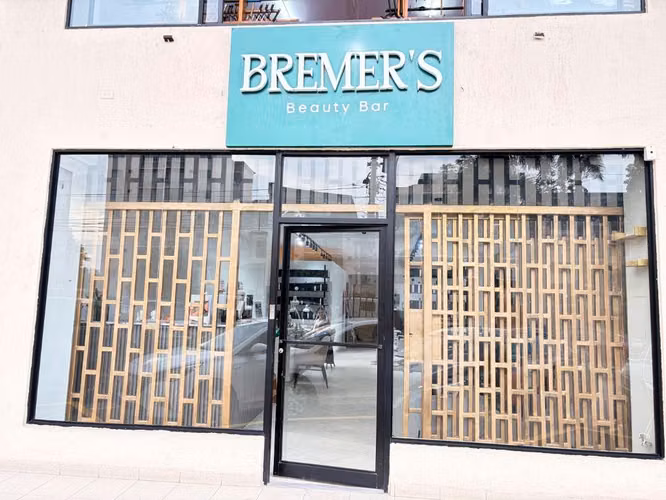  LOCAL COMERCIAL EN VENTA O ALQUILER — Parque Lefevre