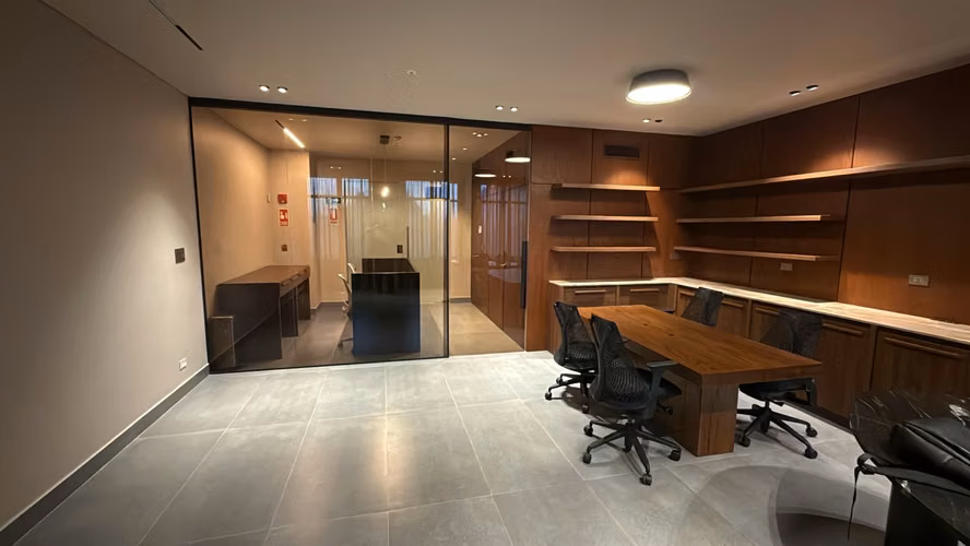 Oficina en Santa María Village | Única oficina privada disponible para alquilar - Imagen 7