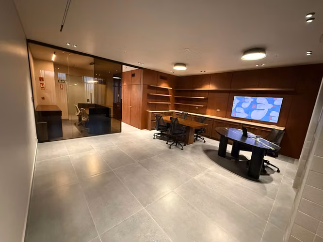 Oficina en Santa María Village | Única oficina privada disponible para alquilar - Imagen 3