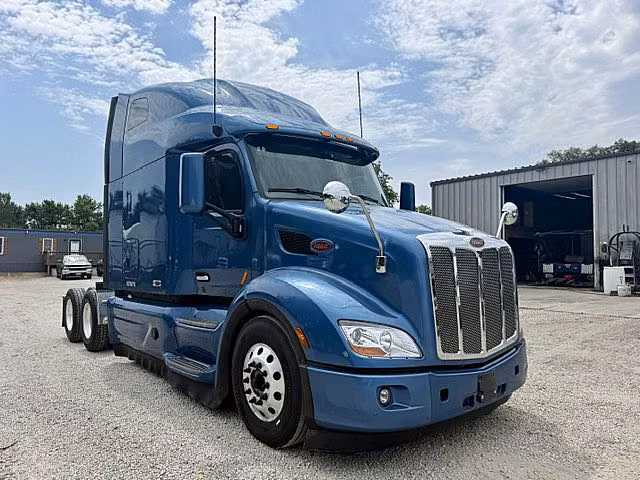 2022 Peterbilt 579