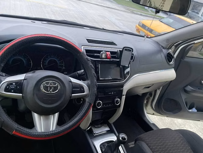 Se vende Toyota Rush 2019 - Negociable