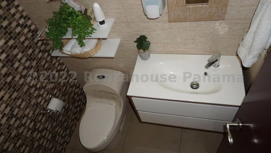 Vendo Casa en Brisas Del Golf LC25-596