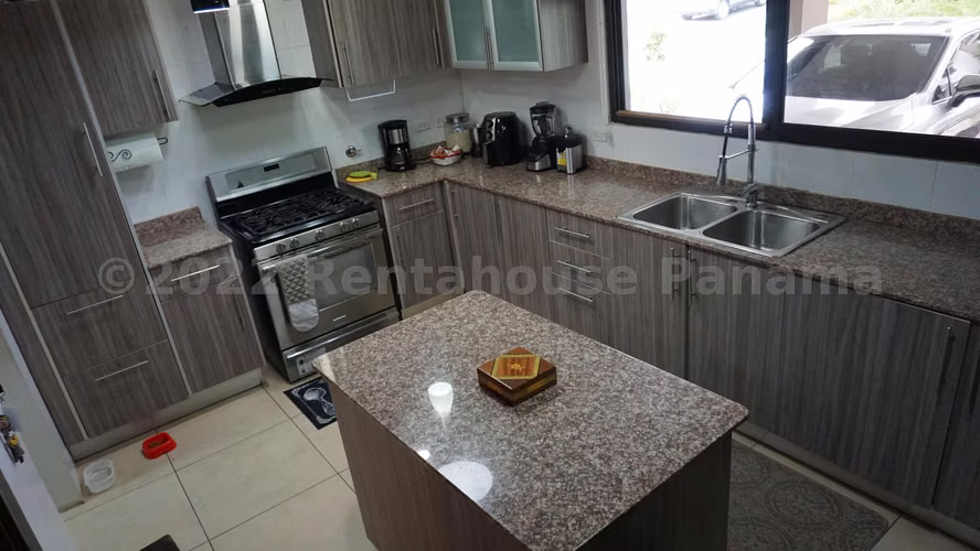 Vendo Casa en Brisas Del Golf LC25-596