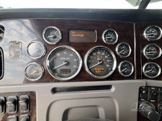 2016 PETERBILT 389