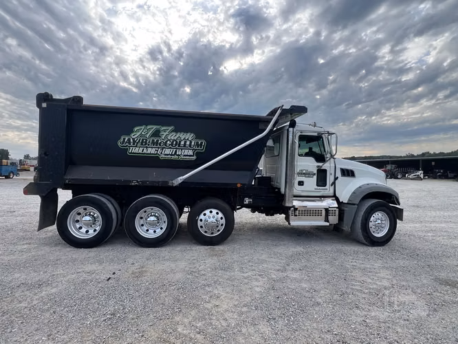 2018 MACK GRANITE GU713