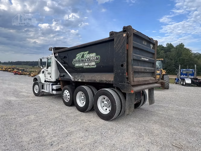 2018 MACK GRANITE GU713