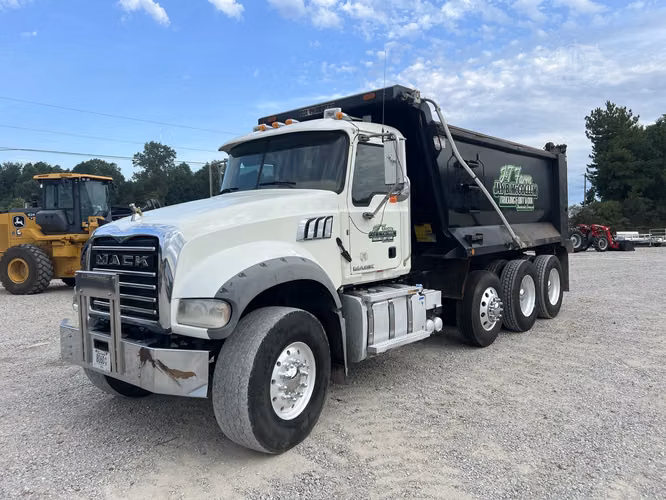 2018 MACK GRANITE GU713