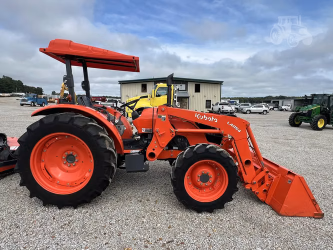 2022 KUBOTA M7060D