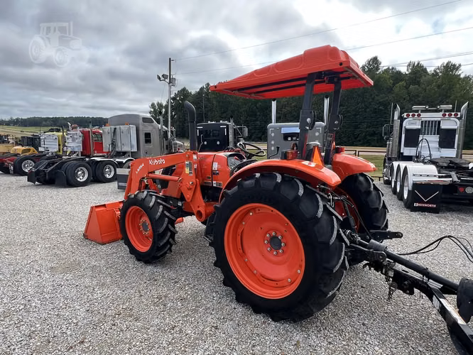 2022 KUBOTA M7060D