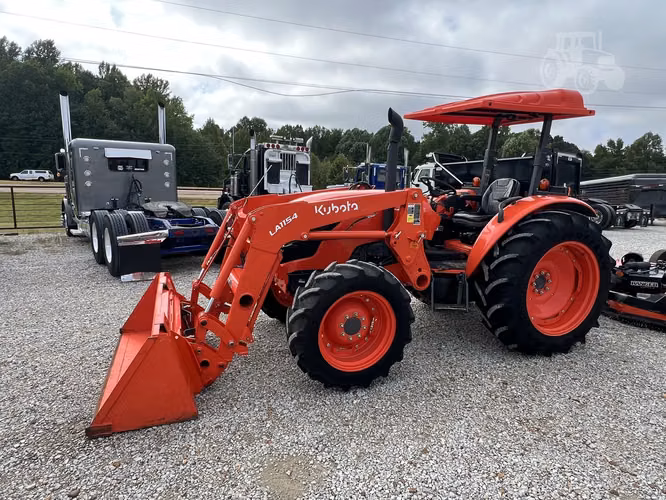 2022 KUBOTA M7060D