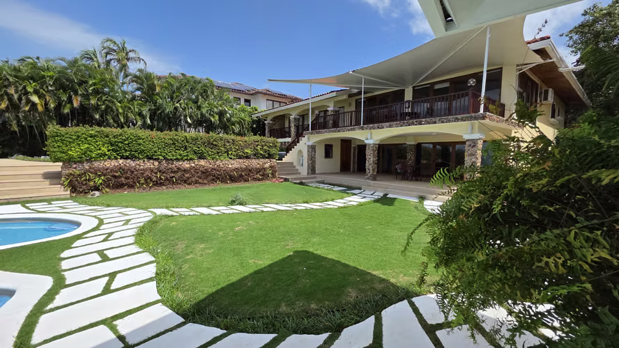 Preciosa Casa en Coronado, frente al mar - Imagen 2