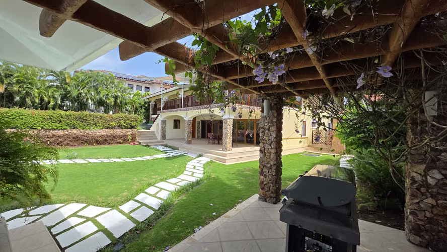 Preciosa Casa en Coronado, frente al mar - Imagen 4