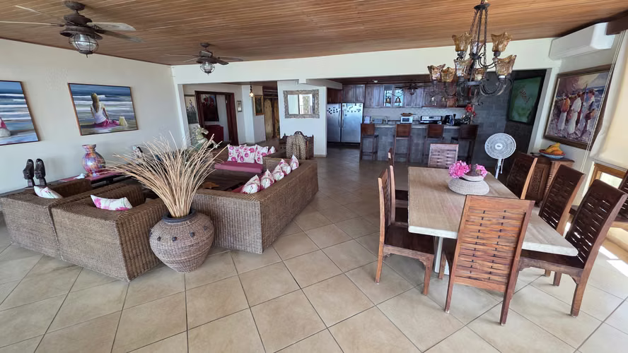 Preciosa Casa en Coronado, frente al mar - Imagen 7