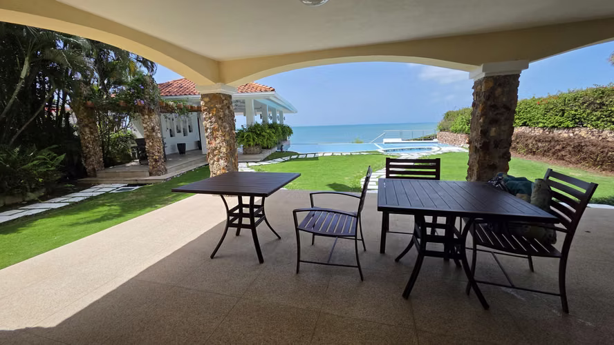 Preciosa Casa en Coronado, frente al mar - Imagen 5