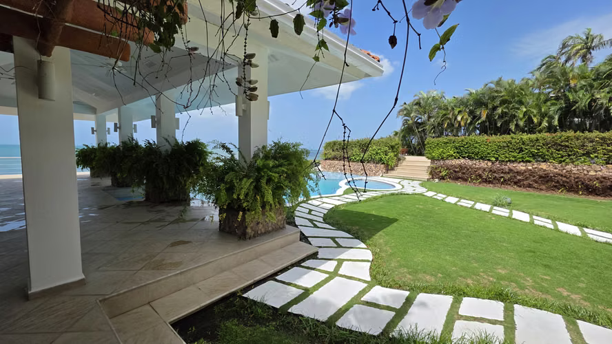 Preciosa Casa en Coronado, frente al mar - Imagen 17