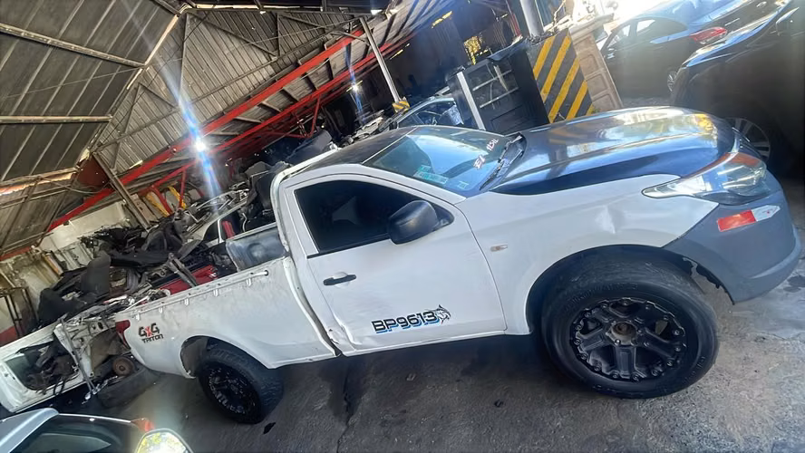 Mitsubishi L200 4x4 - Imagen 2