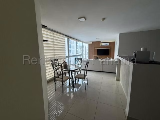 272070. Se vende a excelente precio, apartamento de 3 recámaras, 82m