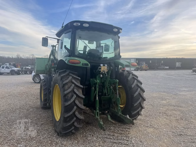 2017 JOHN DEERE 6110R