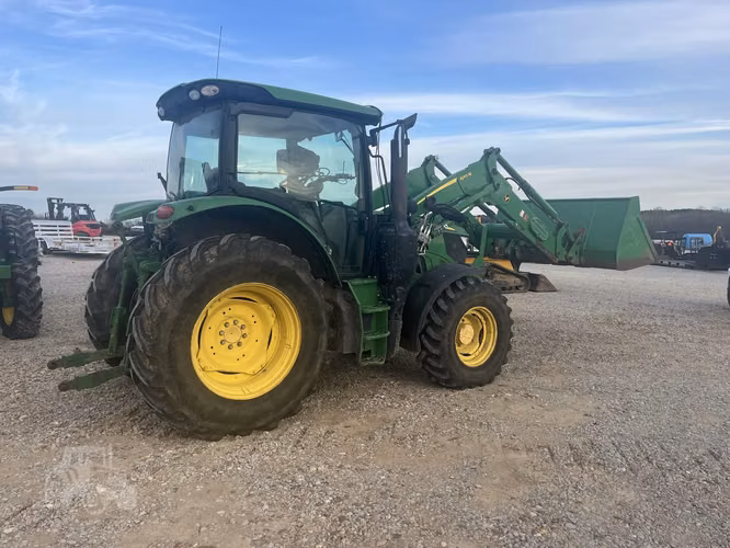 2017 JOHN DEERE 6110R