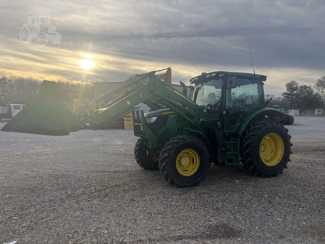 2017 JOHN DEERE 6110R