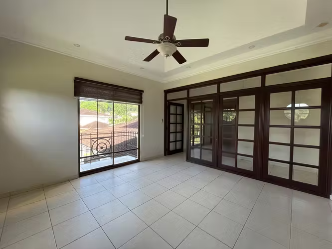 Casa en Camino de Cruces - 860 m² de dos niveles y amplia piscina - Imagen 16