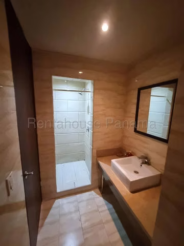 J2030GRR Alquiler de Apartamento en Obarrio - Imagen 12