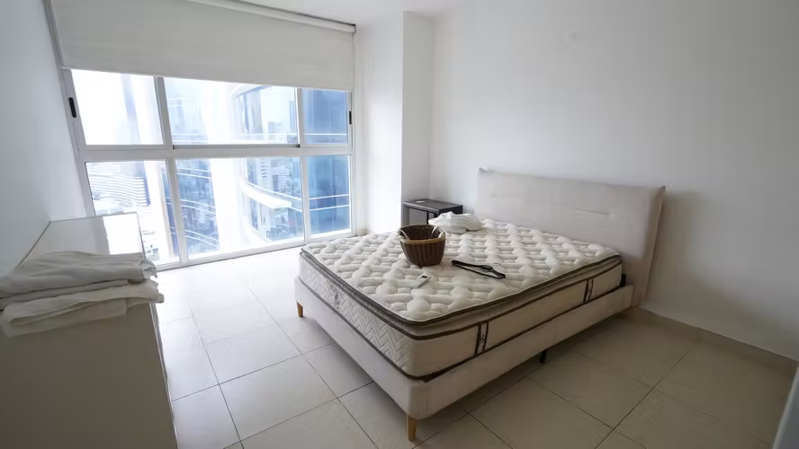 Apartamento amoblado con vista al mar | PH WATERS