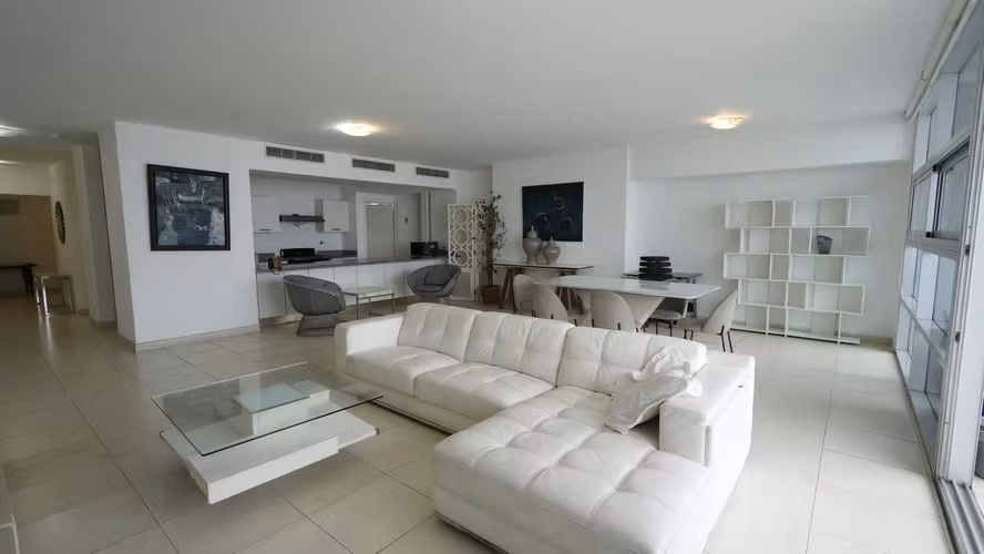 Apartamento amoblado con vista al mar | PH WATERS