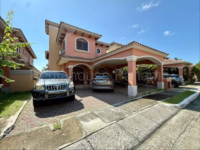Casa en alquiler en El Doral Costa Sur 27LRL2045