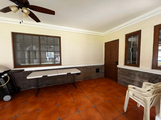 Casa en Camino de Cruces - 860 m² de dos niveles y amplia piscina - Imagen 5