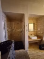 Alquiler de Apartamento con 96m2 en Obarrio PH Denovo 26-2030SR