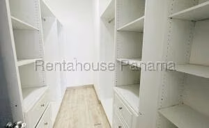 Alquiler de Apartamento cob 113m2 en Avenida Balboa PH Vista Marina 26-2044SR