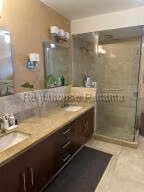 Venta de Apartamento con 252m2 en Santa Maria PG Legacy 26-5986