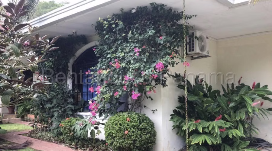 Alquiler de Casa en Albrook con piscina, 4 recámaras y seguridad 692.27M2.          27mgo1285