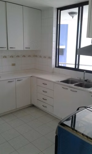 Alquiler Apartamento en Marbella vista al mar - Imagen 12